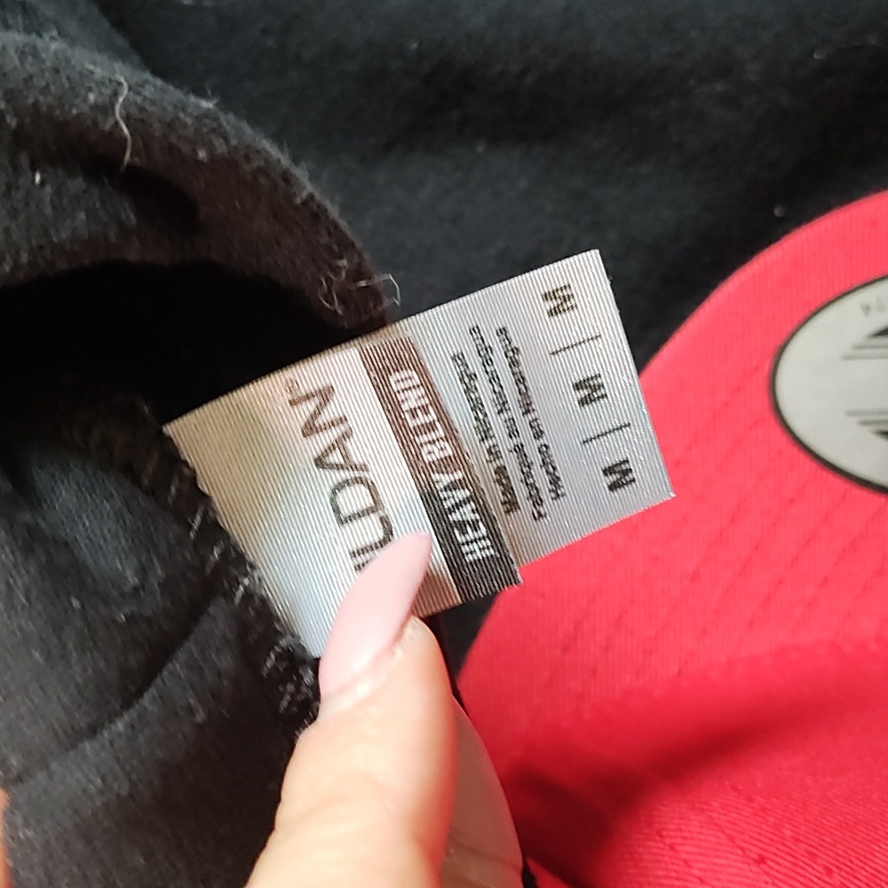 Red Snapback Hats and sweater - Picture 5 of 5